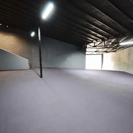Bear - Private Garage *